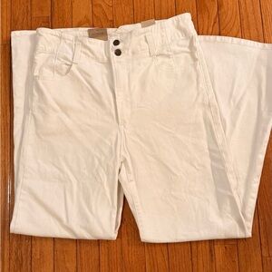 Levi's Ribcage Bell White Pants